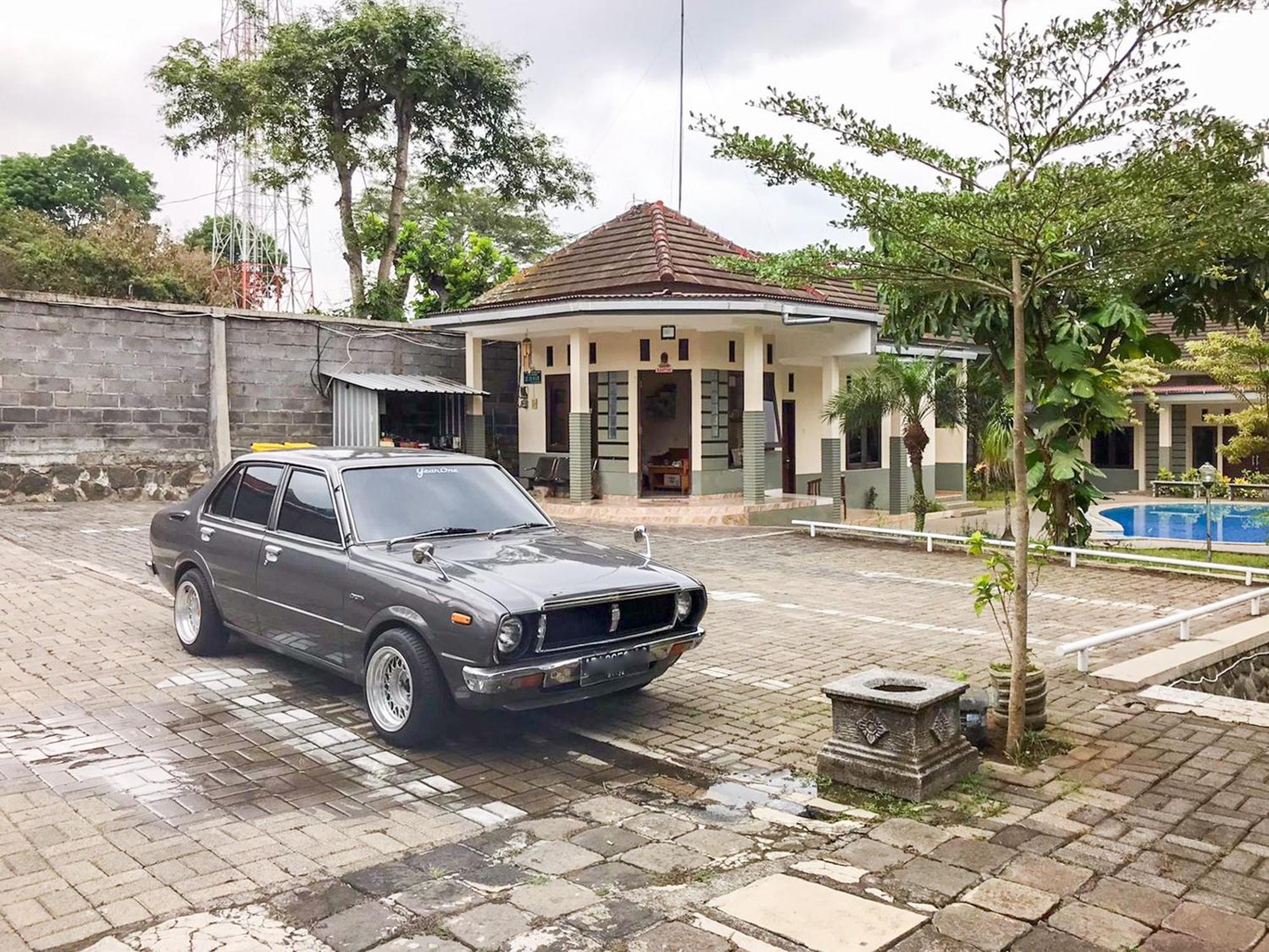 Villa Bunga Guest House Redpartner Malang Exterior photo